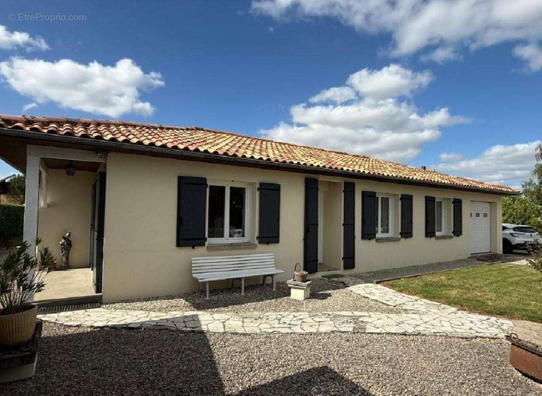 Maison 106 m² à Verteuil-Sur-Charente  - photo 3