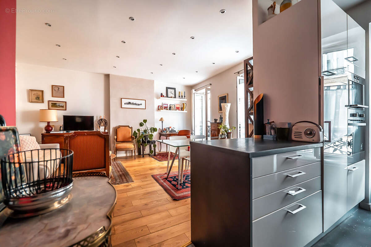 Appartement à PARIS-17E