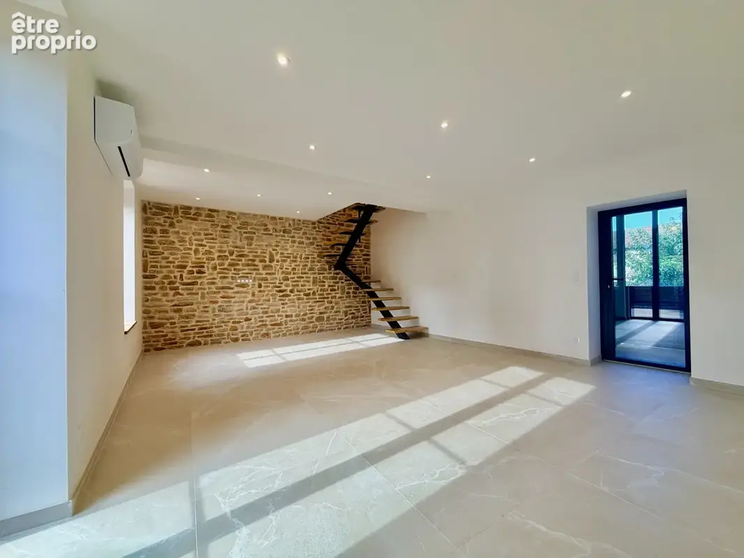 Chessy   maison de caractère en pierre   169 m2 utiles   4 chambres   piscine - photo 3