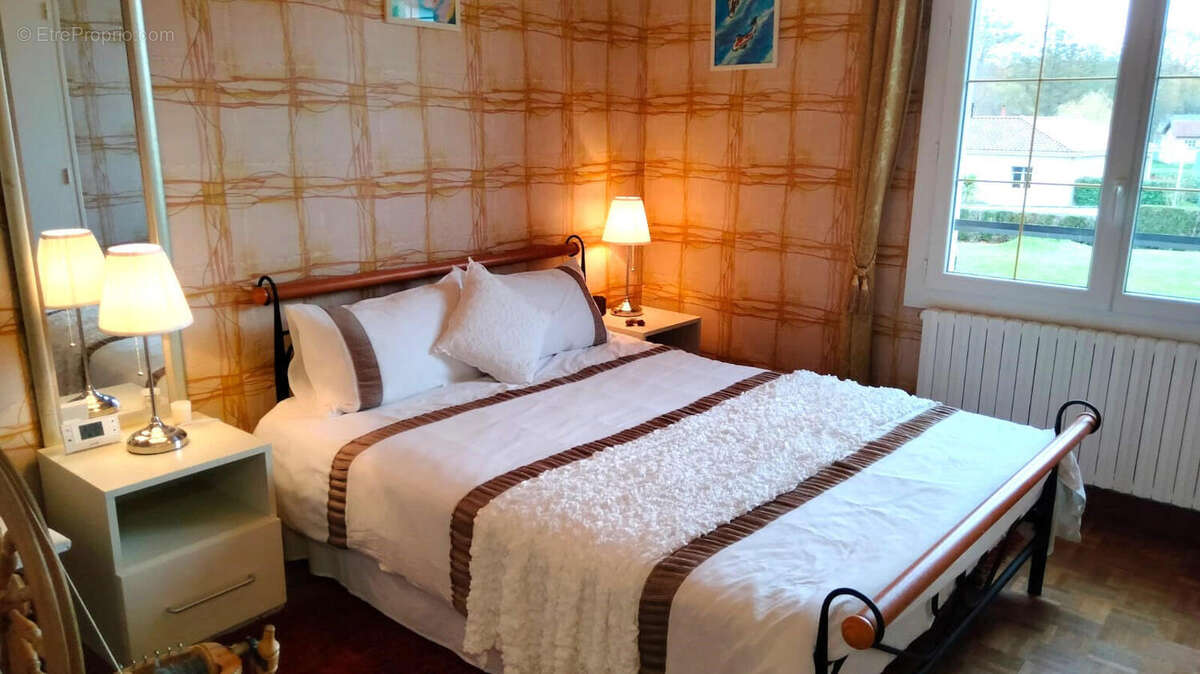 CHAMBRE - Maison à NOUIC