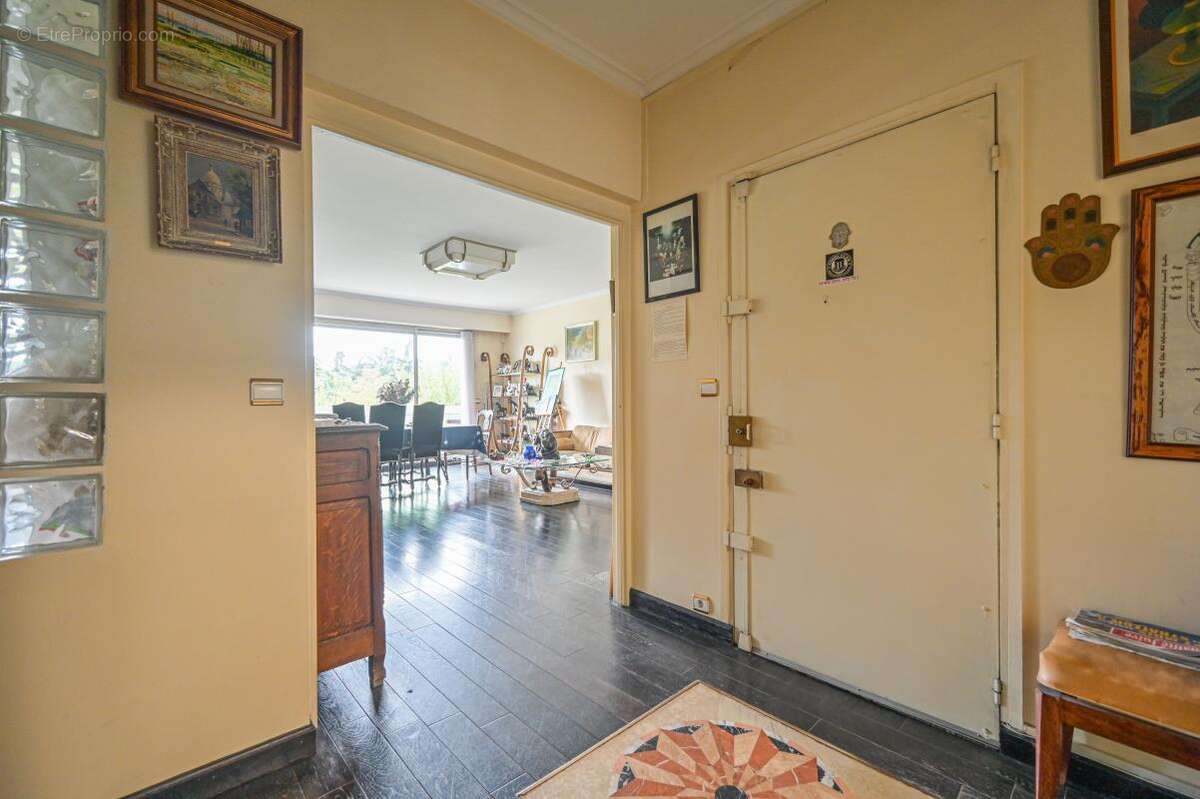 Appartement à CHARENTON-LE-PONT