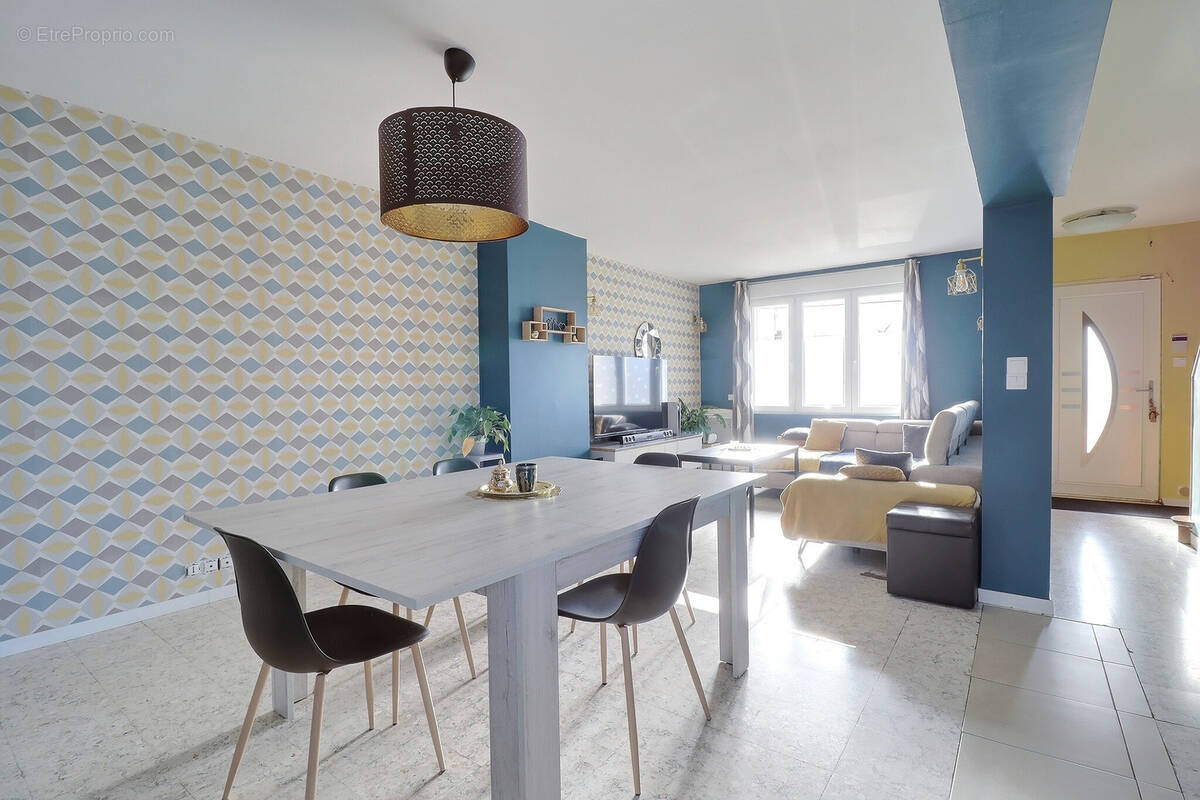 Maison à AVESNES-LE-SEC