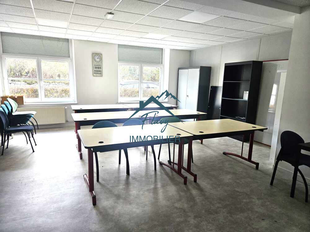 Autre à LE SYNDICAT