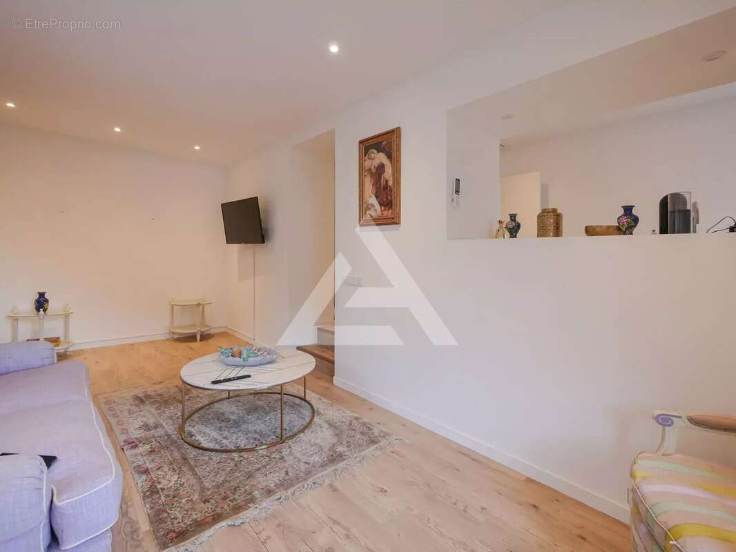 Immeuble avec parkings et garage - limitrophe cap d'ail - belle vue mer - photo 13