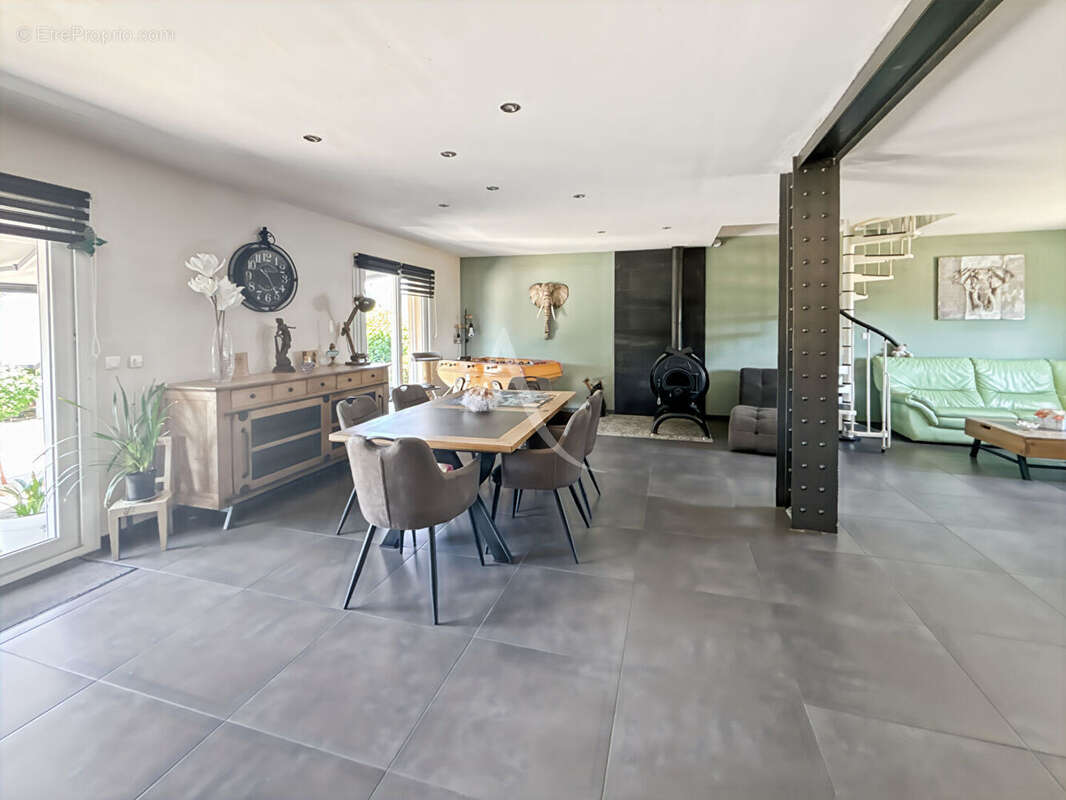 Maison Bourg Beaudouin 6 pièce(s) 140 m2 - photo 6