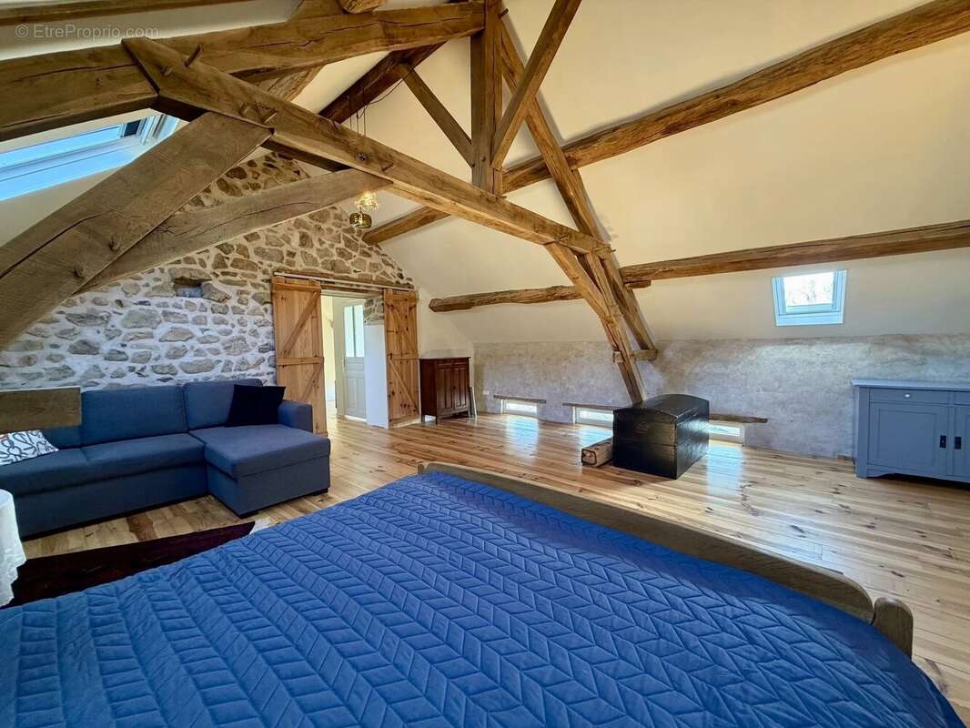 Maison à MONTSAUCHE-LES-SETTONS