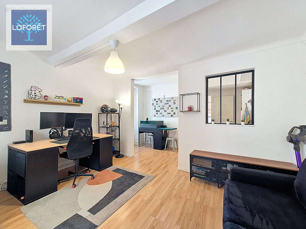 Appartement à VALLAURIS