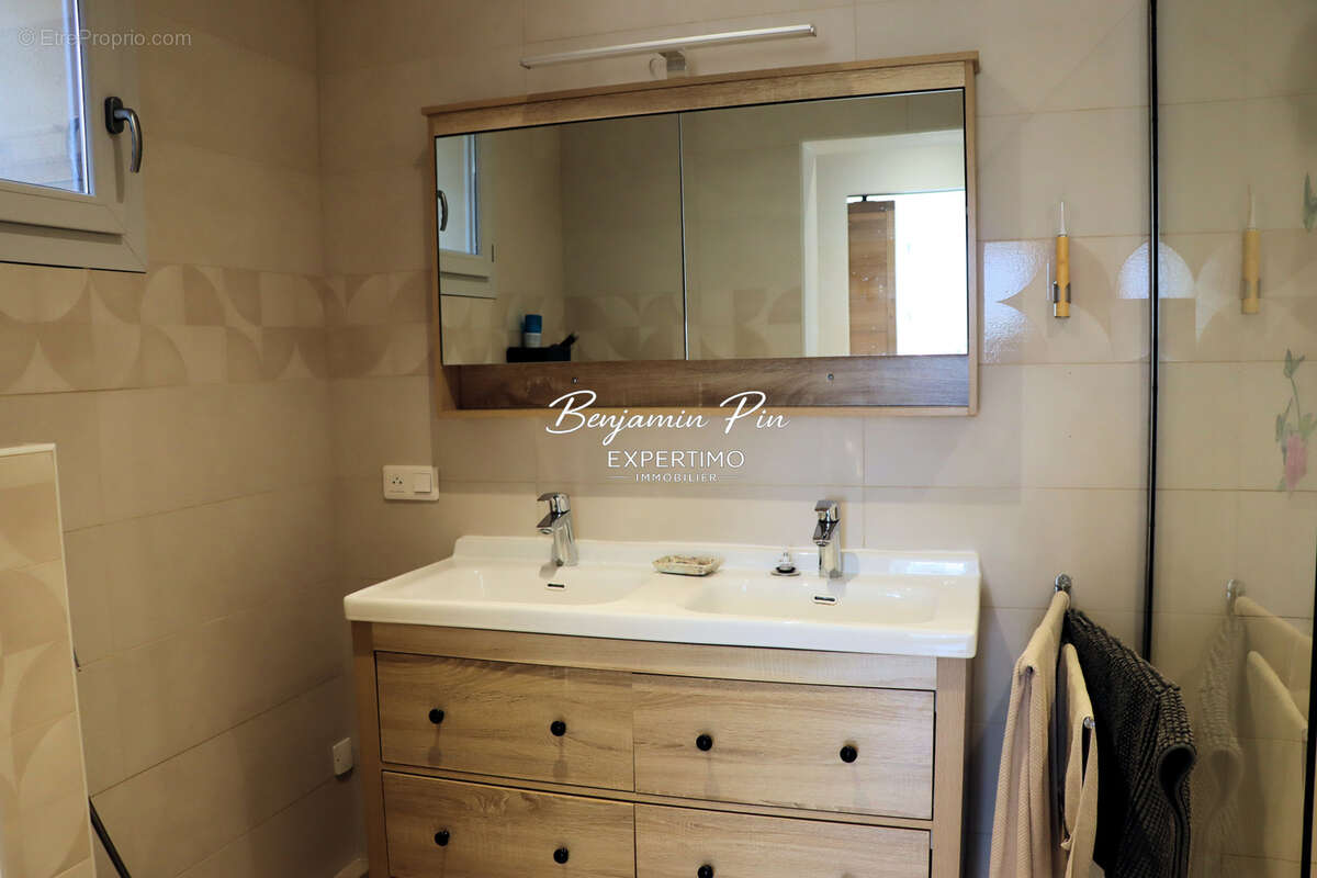 Maison à SAINT-SATURNIN-LES-APT