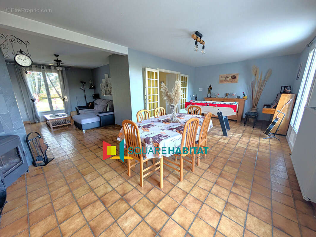 Maison à LA MEMBROLLE-SUR-LONGUENEE