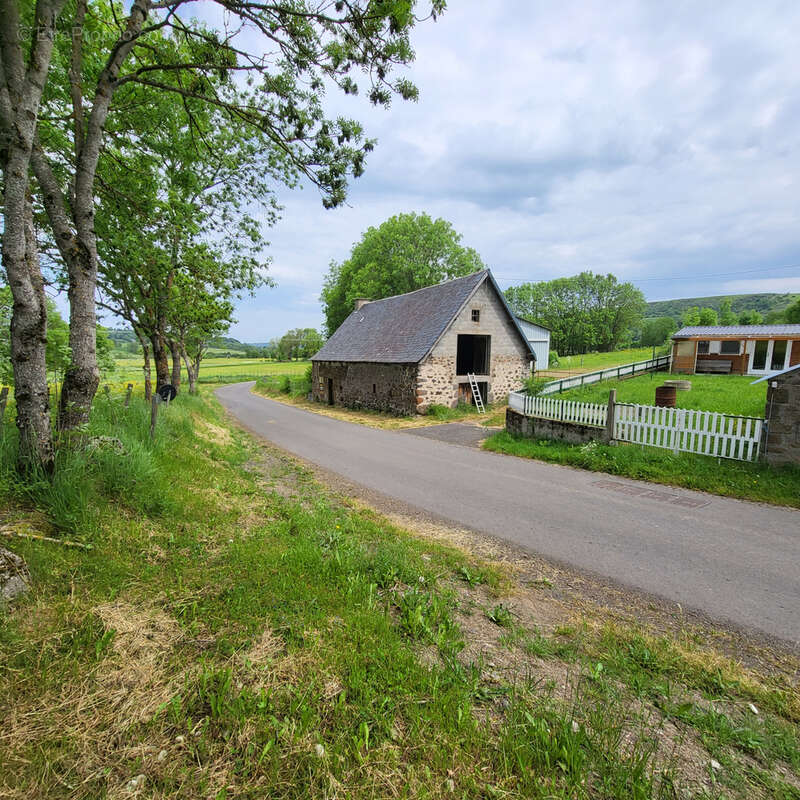 Maison à SEGUR-LES-VILLAS
