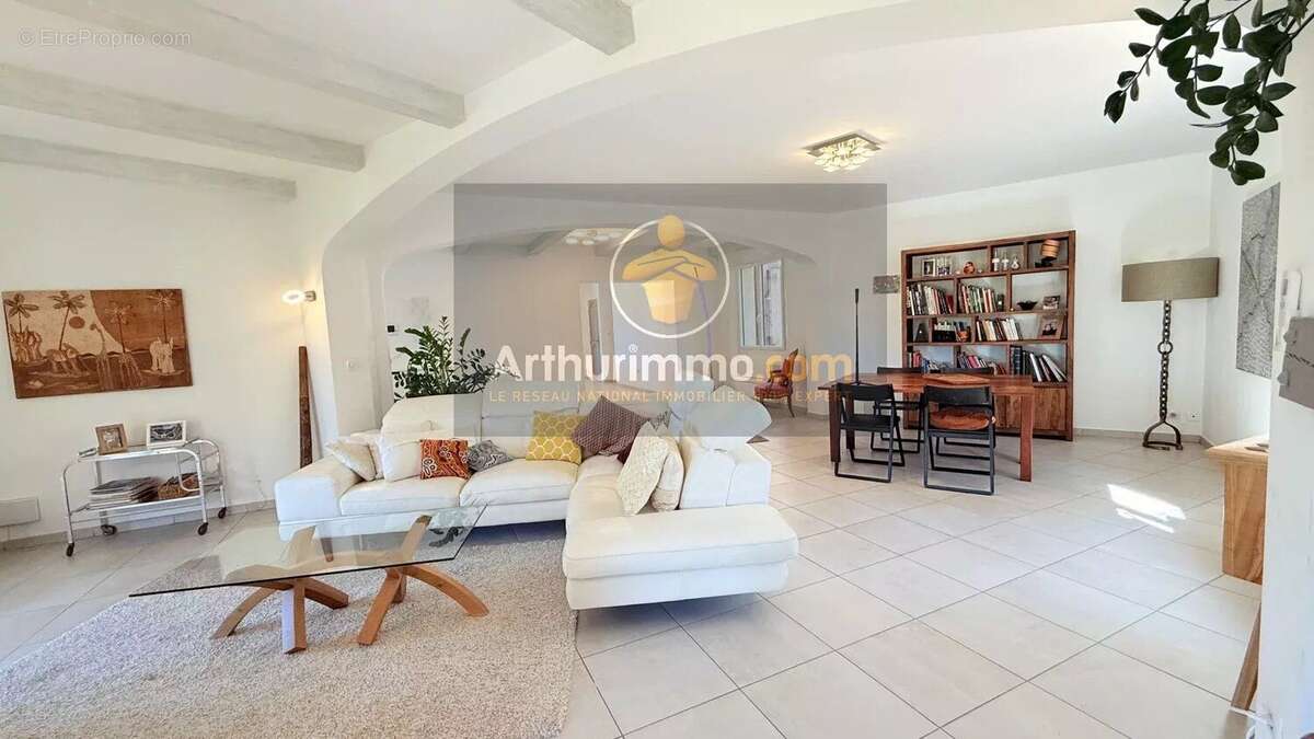 Maison à POURRIERES