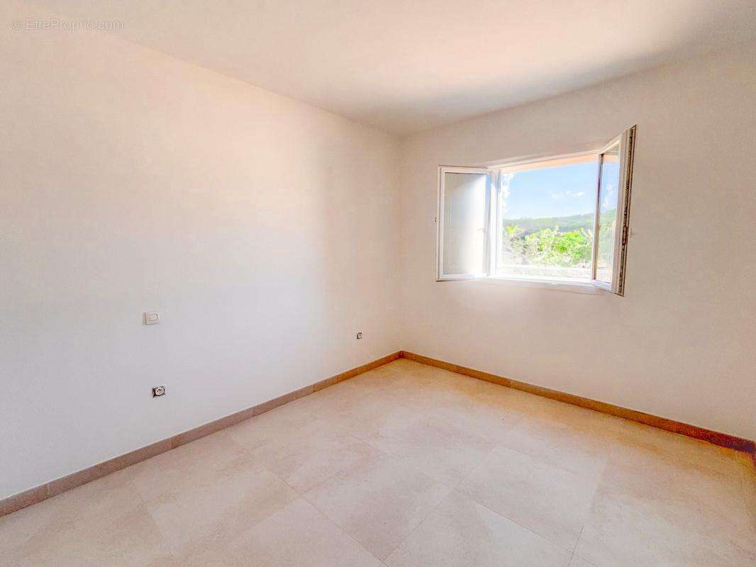 Maison 86 m² à Ginasservis  - photo 16