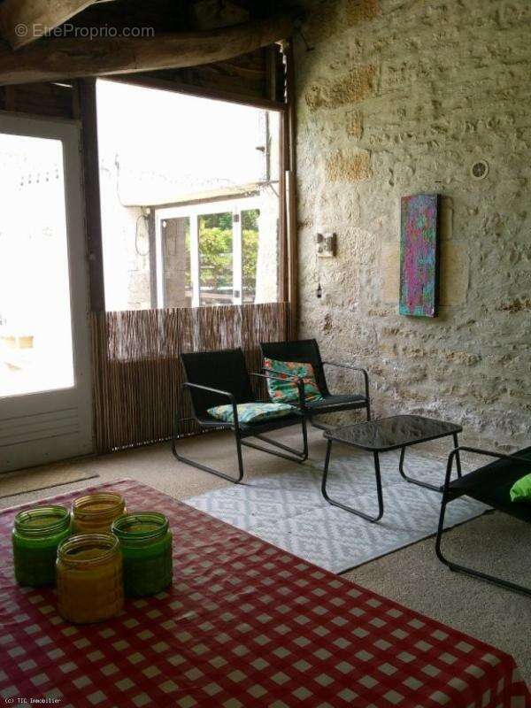 Maison à CHEF-BOUTONNE