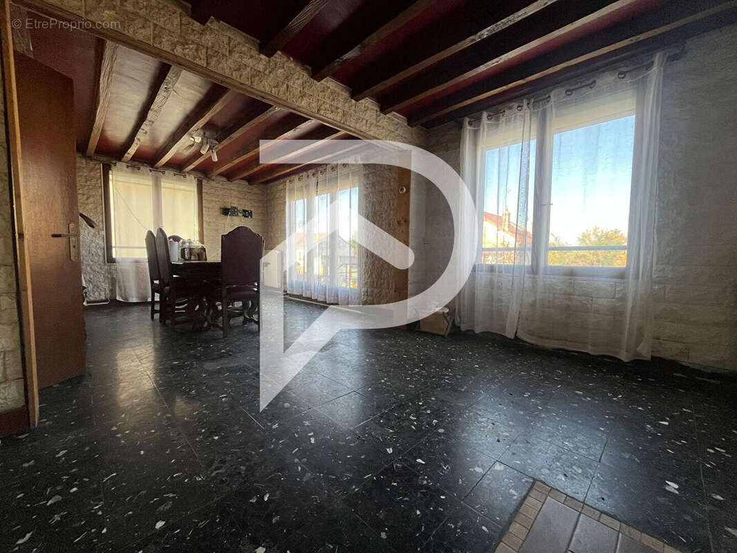 Maison à BALLANCOURT-SUR-ESSONNE