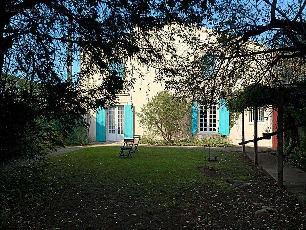 Maison à SAINT-SAUVEUR-D'AUNIS