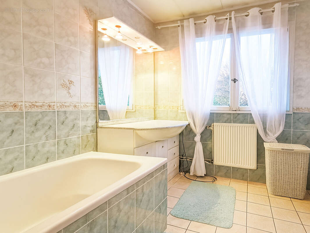 Maison à SAINT-ANDRE-LES-VERGERS