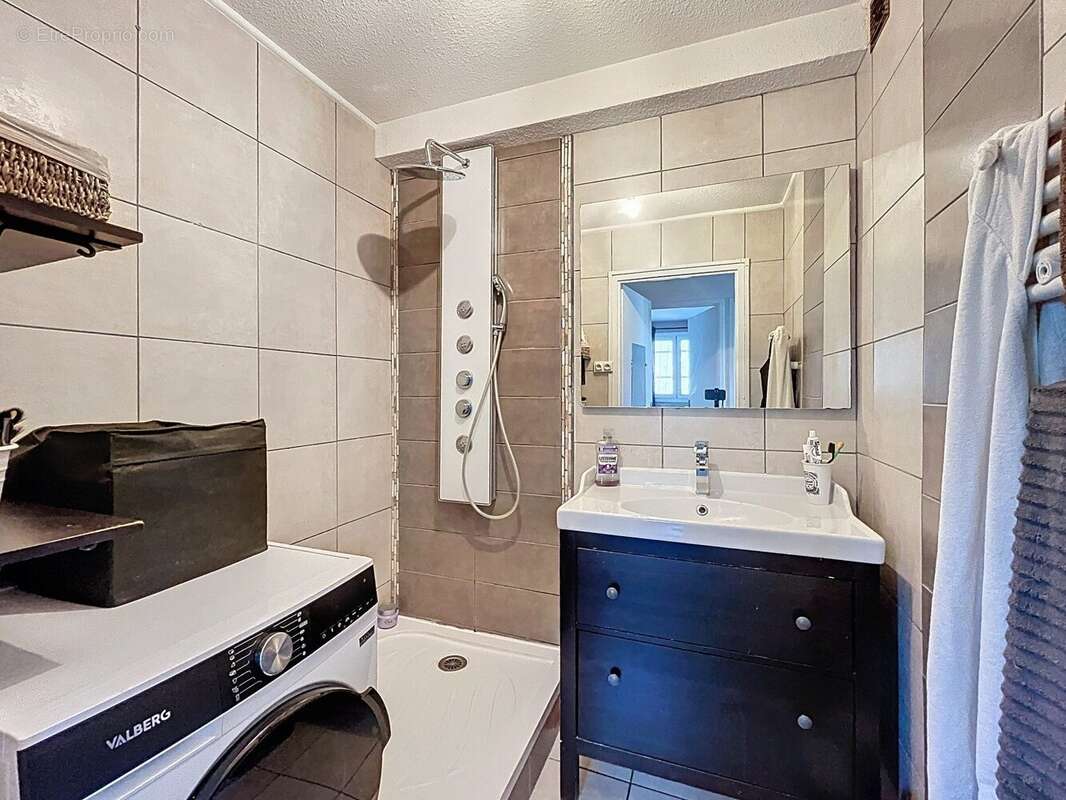 Appartement à LE PONT-DE-CLAIX