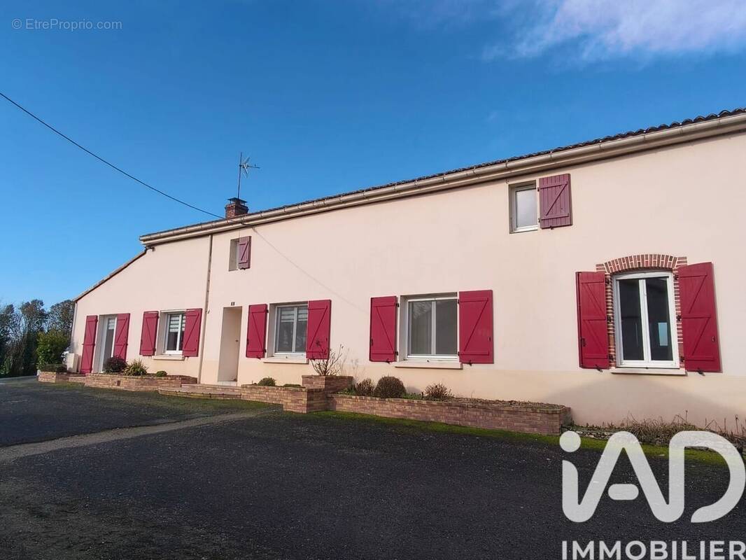 Photo 1 - Maison à LES BROUZILS