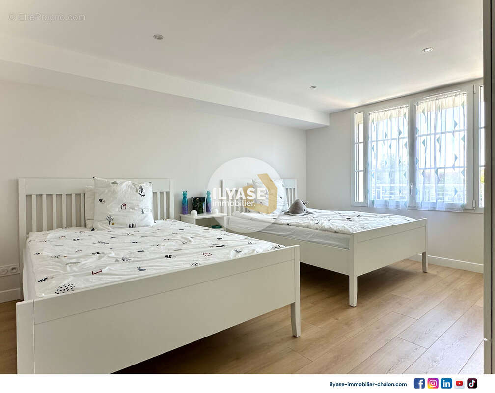 Maison de ville 182 m2  5 CH  705 m2  Piscine - photo 19