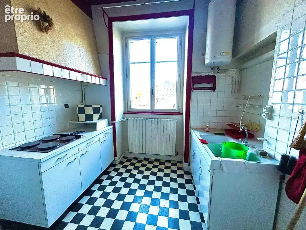 Opportunité rare pour professionnels — Bâtiment de caractère de 450 m² sur 3 niveaux avec jardin de 1 000 m² - photo 23