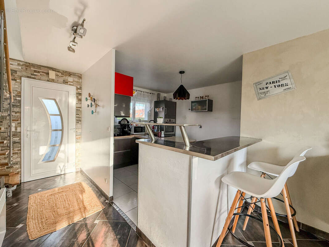 Photo 6 - Maison à ROSIERES-EN-SANTERRE