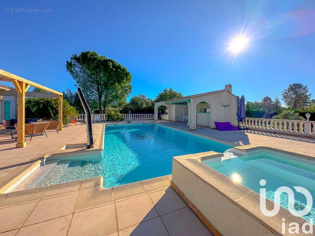 Photo 3 - Maison à ROQUEBRUNE-SUR-ARGENS