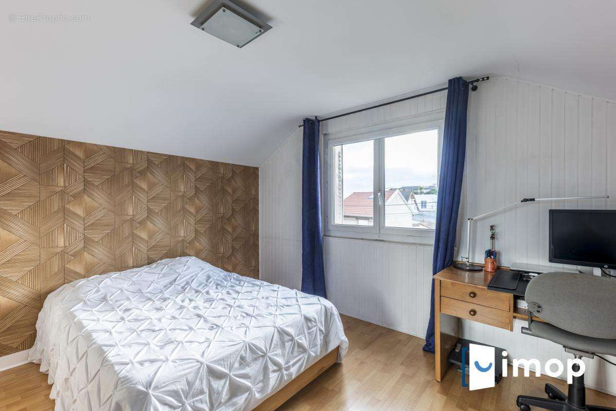 Maison à SAINT-MAUR-DES-FOSSES