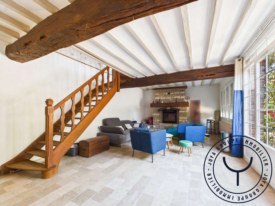 Maison 230 m² à Neuville-Sur-Vannes  - photo 4