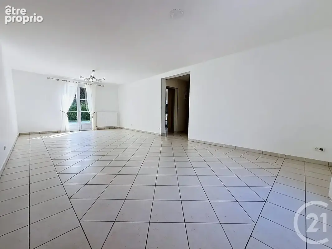 Maison 7 pièces 151 m² à vendre à Chartres (28000) - photo 2