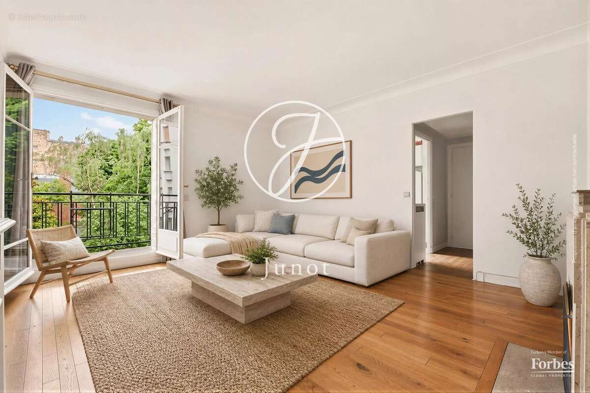 Appartement à PARIS-16E