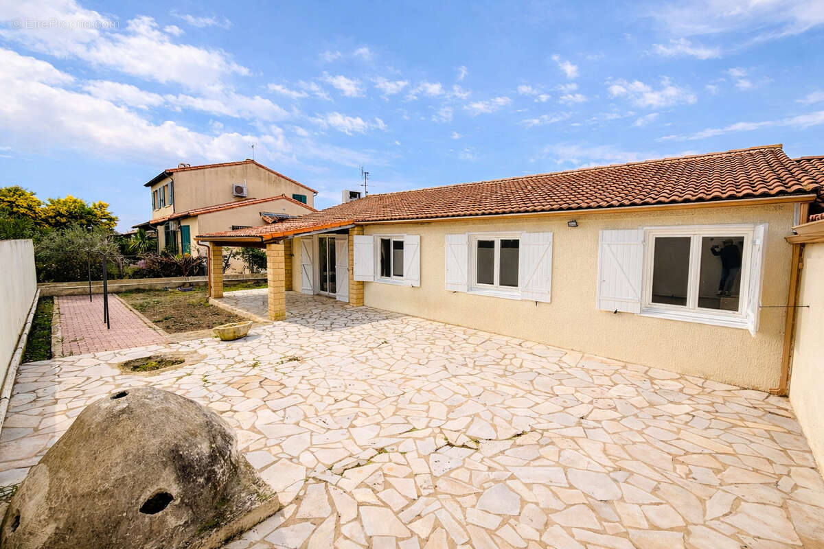 Maison à SAINT-GILLES
