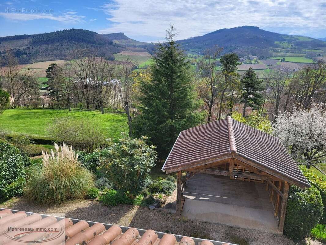 Maison à LA ROCHE-VINEUSE