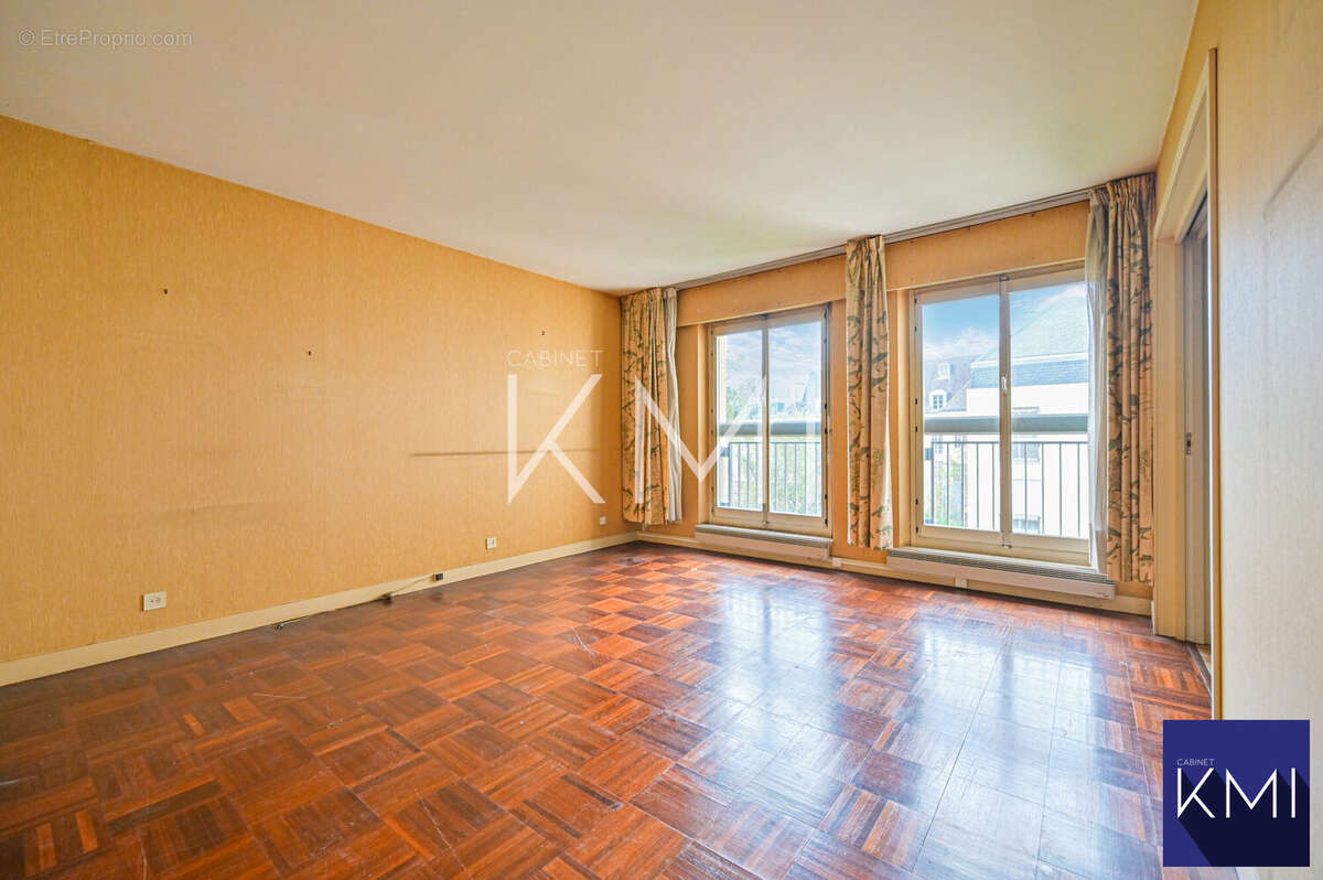 Appartement à PARIS-3E