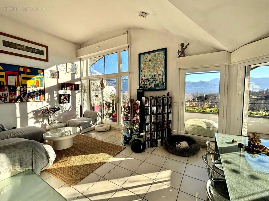 Appartement à MEYLAN