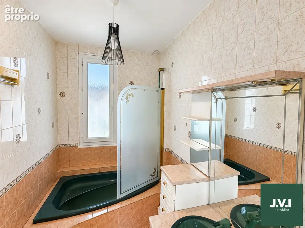 A VENDRE Appartement Enghien Les Bains 2 pièce(s) 46 m2 - photo 4