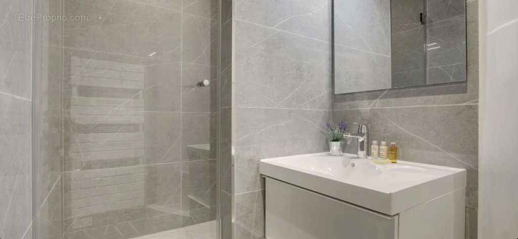 Appartement à PARIS-10E