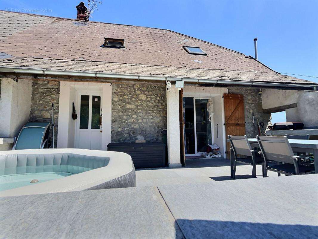 Maison à ALBENS