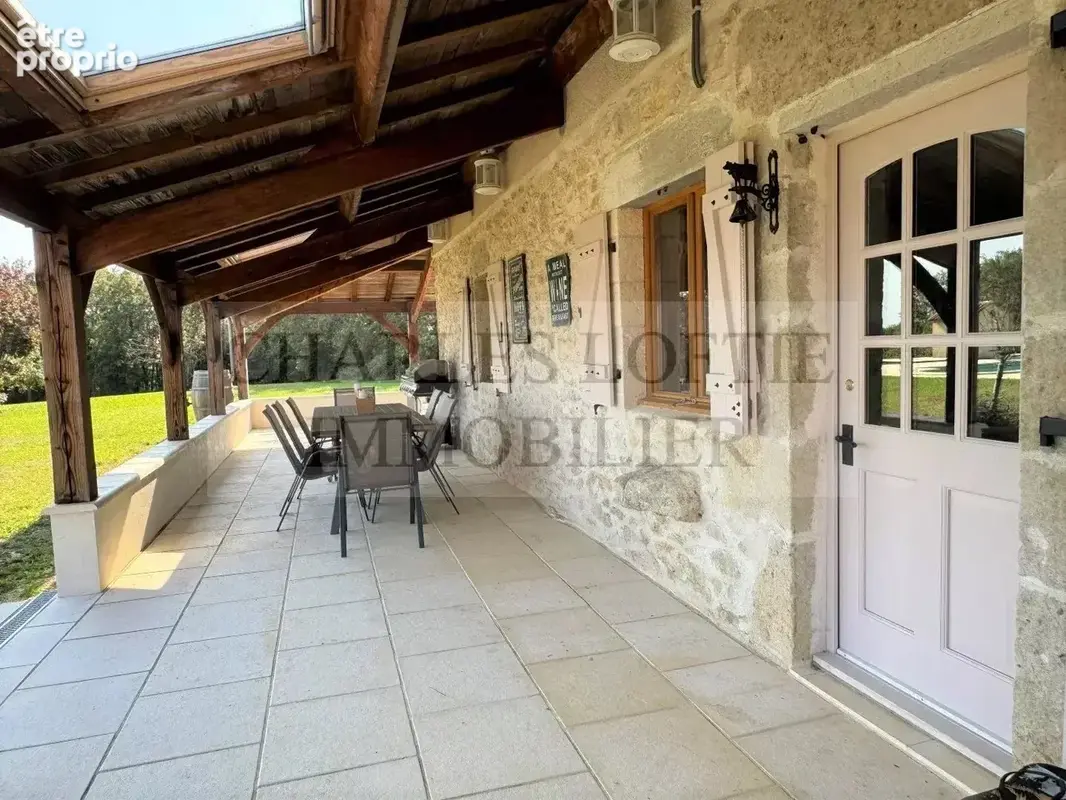 Superbes vues et joli emplacement pour cette maison en pierre, rénovée - photo 7