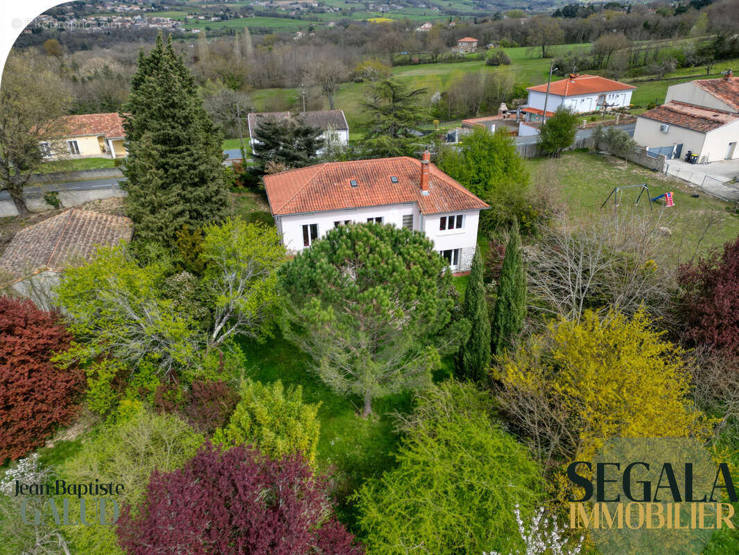 4 chambres de plain-pied, volumes généreux, terrain de plus d’1 hectare - photo 2