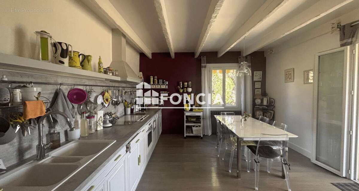 Propriété avec 2 maisons, terrain , piscine - photo 7