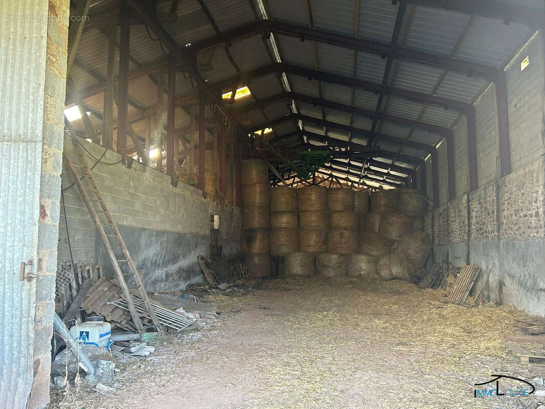 Commerce à CLAIRVAUX-D&#039;AVEYRON