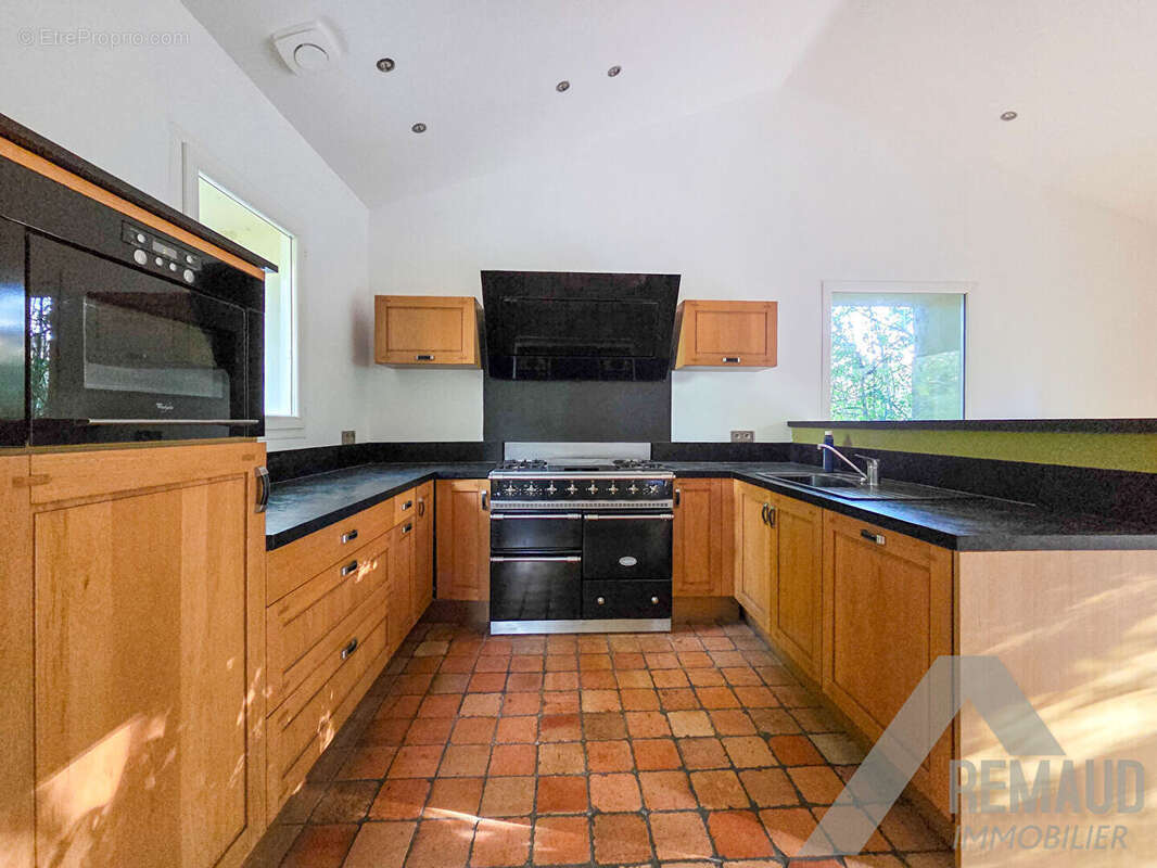 Maison à LA GENETOUZE