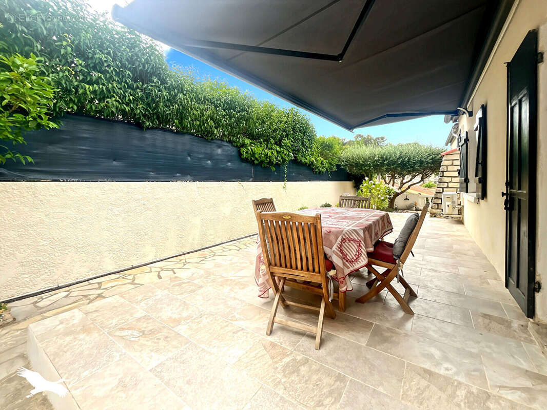 Maison La Penne-sur-Huveaune -112 m2 - 5 pièces - 3 Chambres + Jardin + Piscine - photo 17