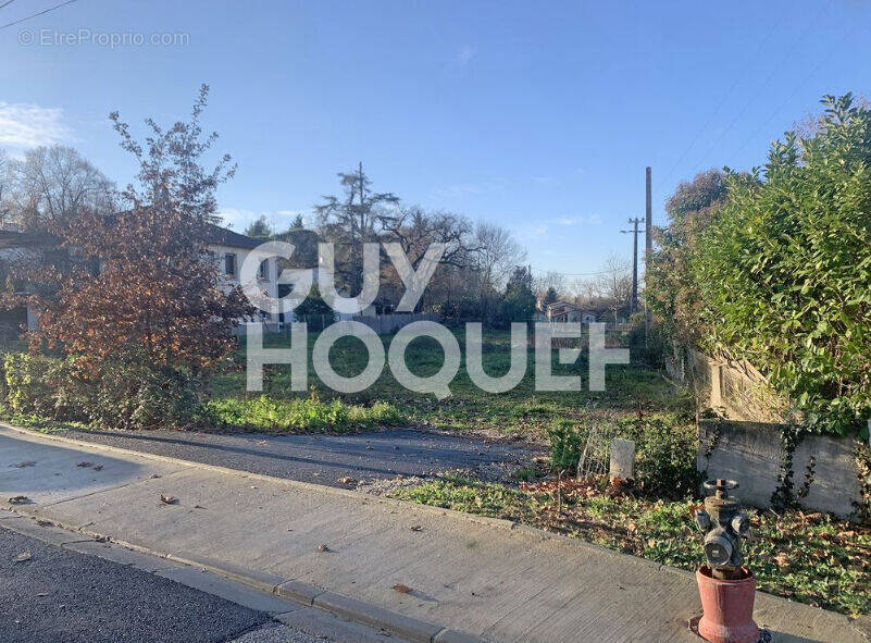 Terrain à SAINT-SAUVEUR