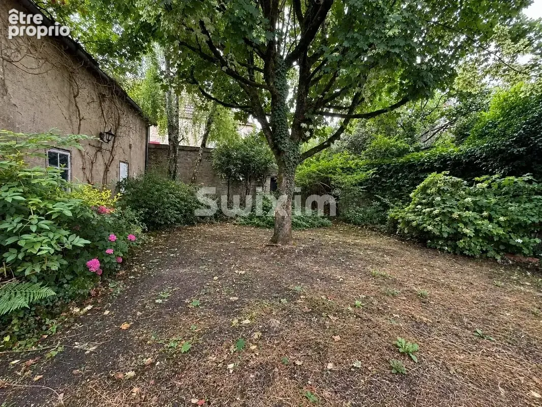 L'isle-sur-serein – une tour du xiiiᵉ siècle, cinq chambres et 271 m² d'histoire à habiter - photo 17