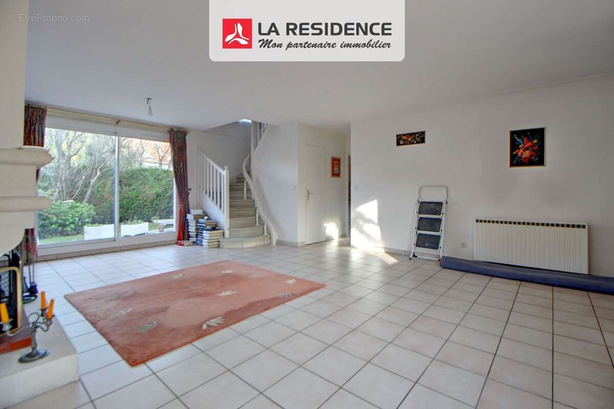 Maison à VERNEUIL-SUR-SEINE