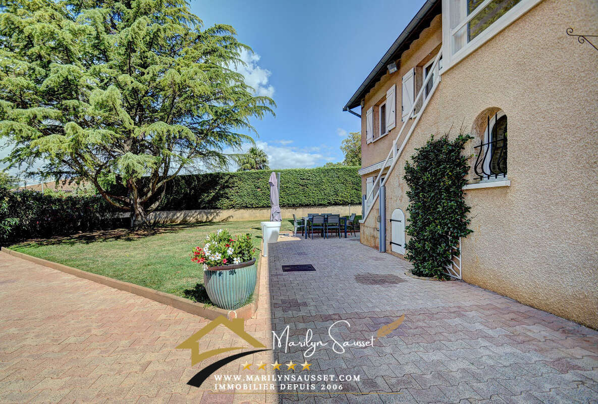 Maison à NEUVILLE-SUR-SAONE