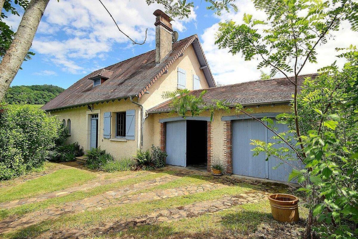 Maison à ARTIGUELOUVE