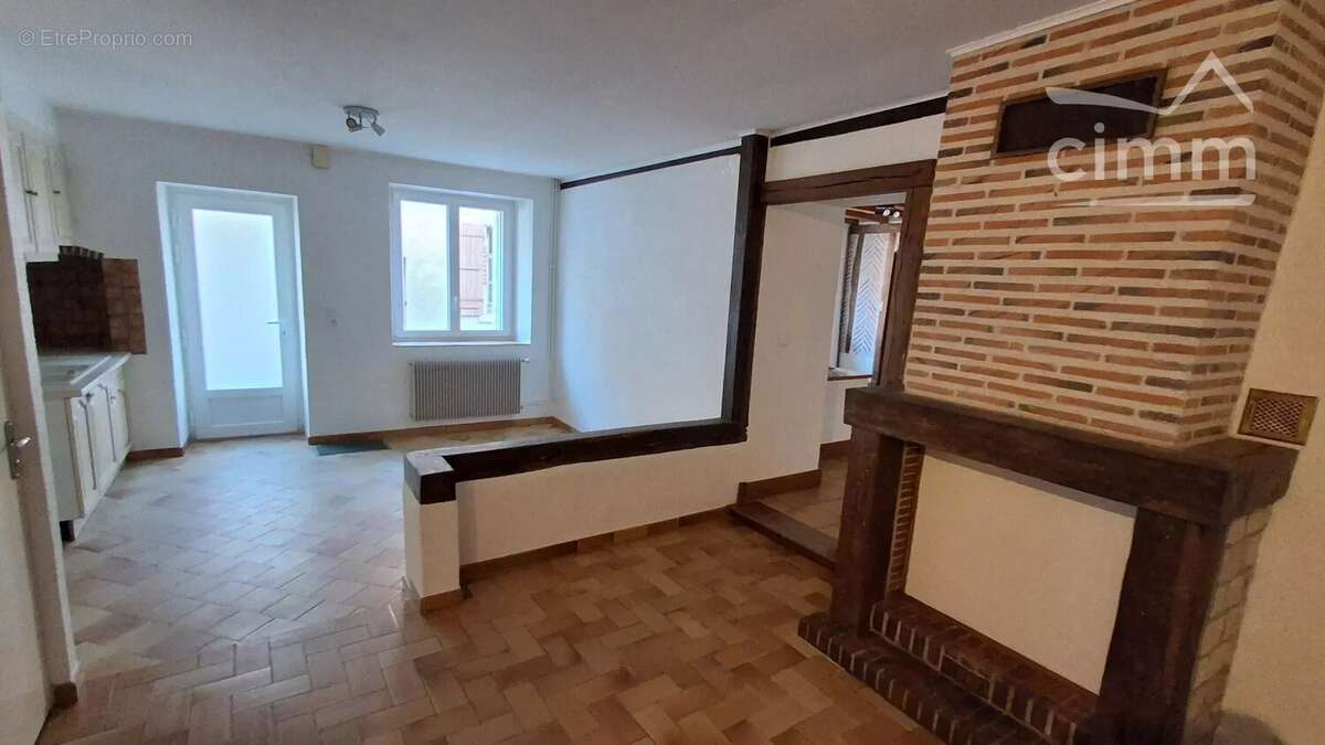 A VENDRE, Vineuil Bourg, maison 3 chambres + pièces aménageables - photo 3