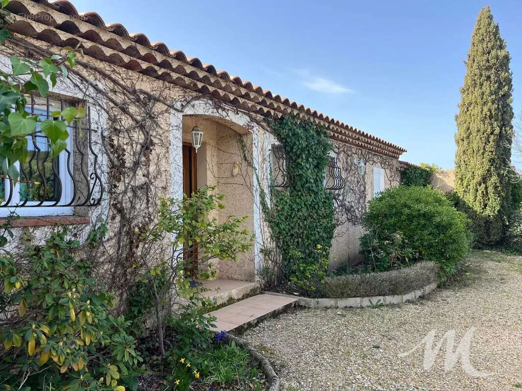 Maison à TAVERNES
